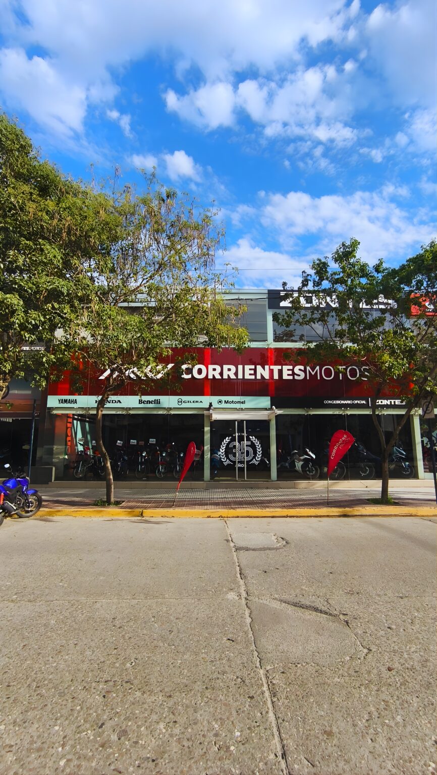 Fachada de Corrientes Motos Villa María Multimarca, en Corrientes 1387