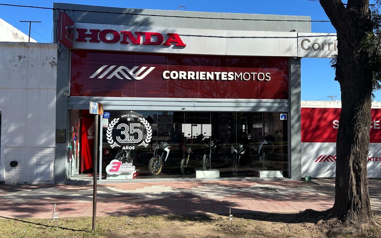 Fachada de Honda Corrientes Motos Río Tercero, en Av. Gral. Savio 337